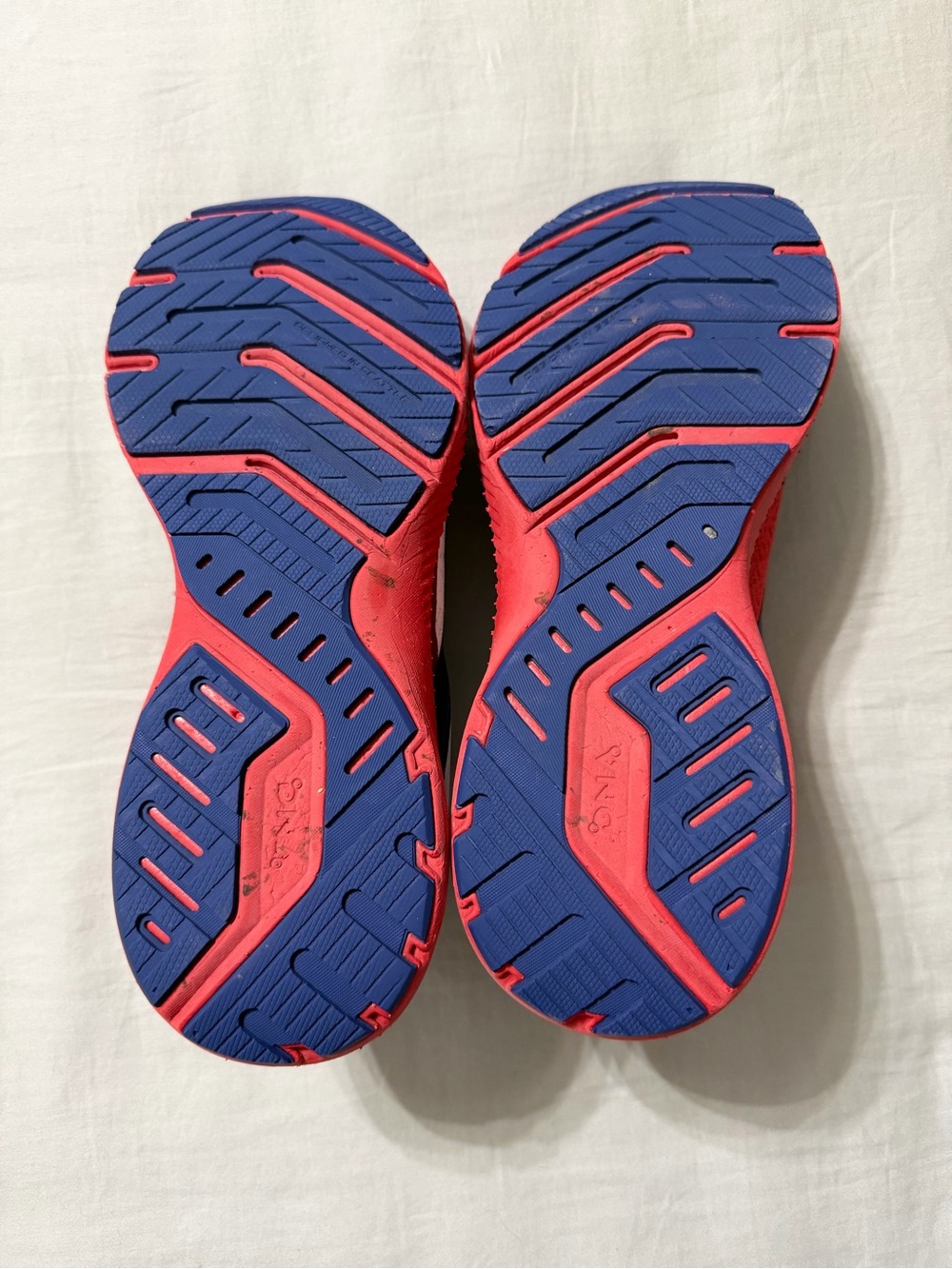 Brooks Women’s Launch 8 Sneakers - Red, Navy & White - Picture 6 of 6